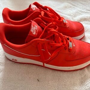 Men’s Nike Air Force 1 ‘07 size 13 picante red/ white